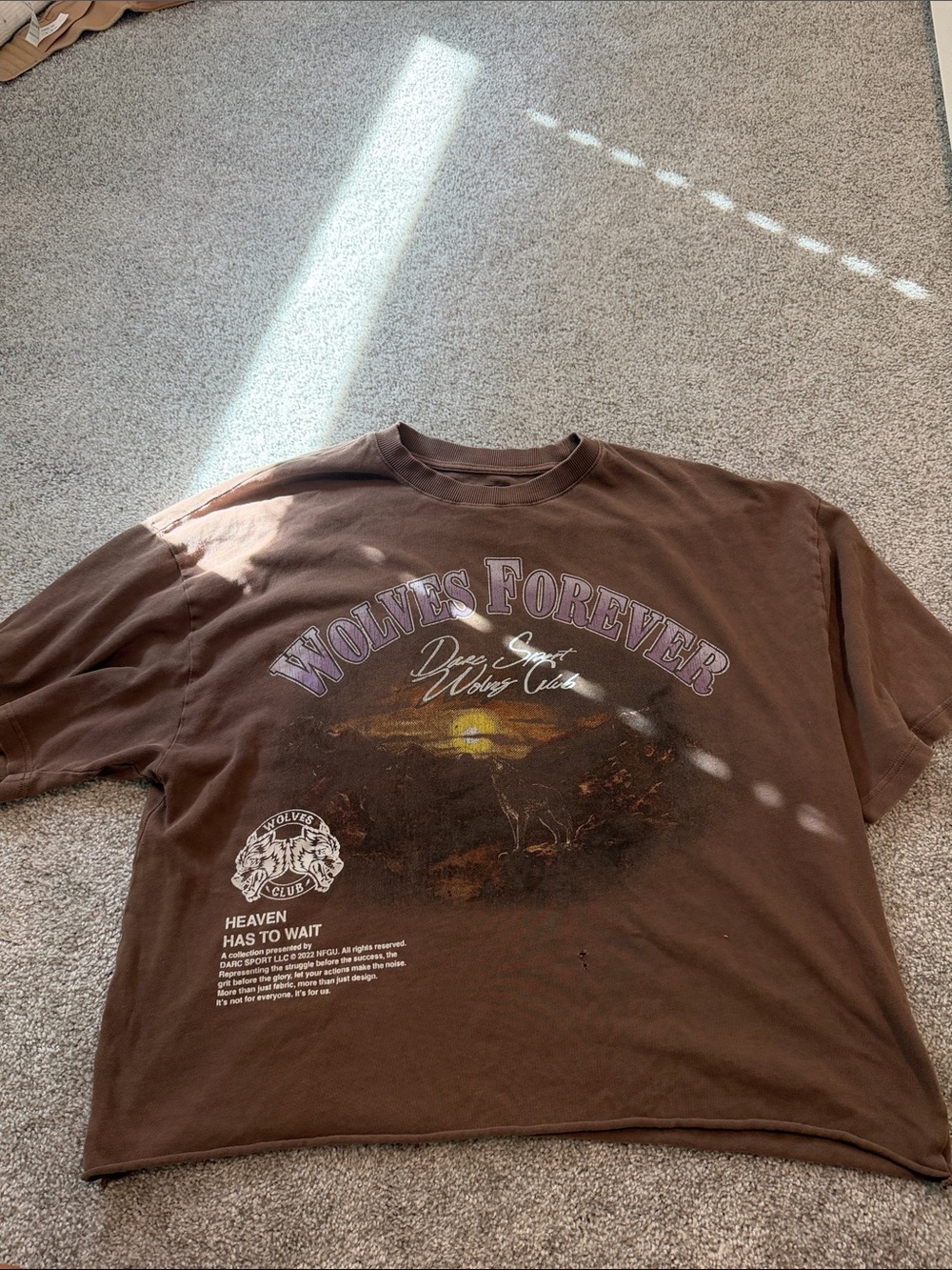 Darc Sport Cropped Wolves Forever Brown Graphic Tee